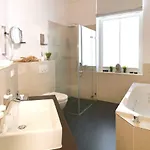 Ocean Cloud***** Apartment